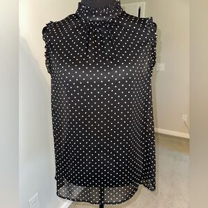 Who What Wear Black and White Sleeveless Ruffled Tunic